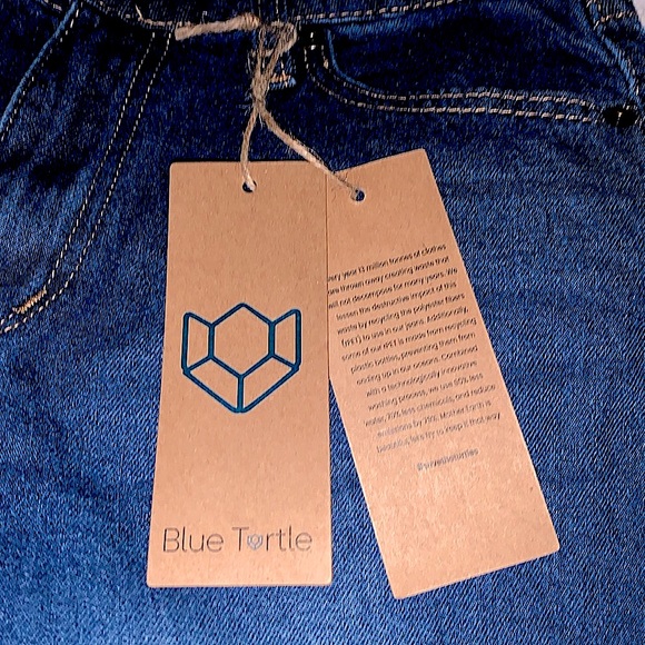 NWT ✅ Blue Turtle 💙 High Rise Denim Jeans (Fits to 28” Waist) ⭐️ OVERSIZED - Picture 4 of 5